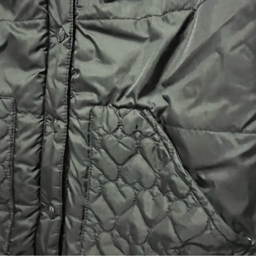 Roxy Vest - Picture 9 of 10